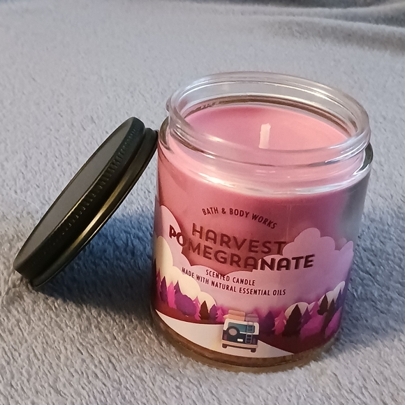 NEW | BATH And BODY WORKS SINGLE WICK CANDLE - Picture 3 of 6